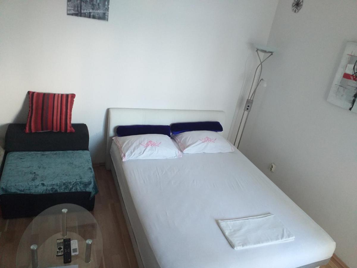 Studio Apartment Ema Split Buitenkant foto