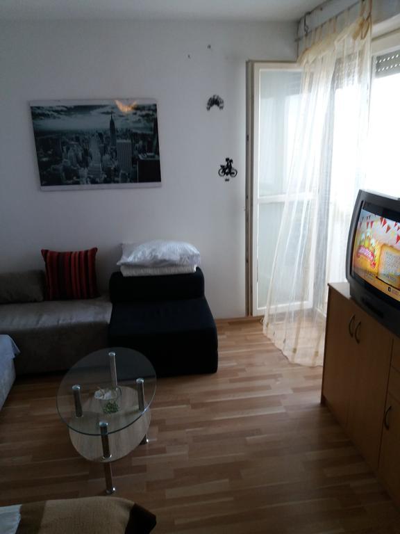 Studio Apartment Ema Split Buitenkant foto
