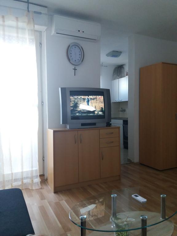 Studio Apartment Ema Split Buitenkant foto